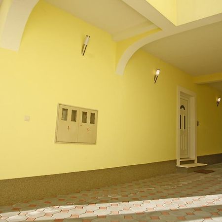 Apartments Rubic Оміш Екстер'єр фото